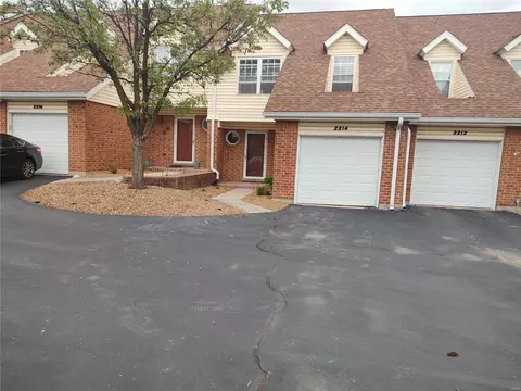 2214 Riverwood Trails Dr, Florissant, MO 63031