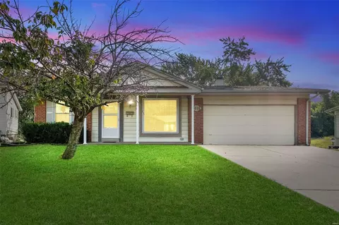 3116 Wendy Ln, Saint Ann, MO 63074