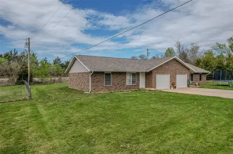 734 736 E Main St, Richland, MO 65556 photo 1