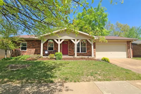 2323 Cavendish Ln, Saint Louis, MO 63129