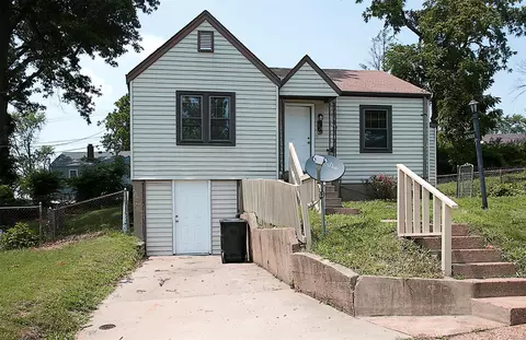 5309 Kirkland Dr, Normandy, MO 63121 photo 2