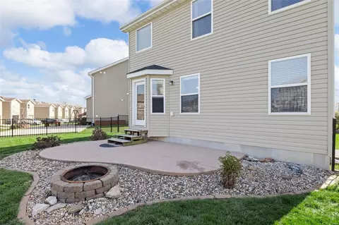 Exterior - 433 Spring Trce, O'fallon, MO 63368 photo 3 of 5