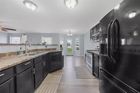 Kitchen - 433 Spring Trce, O'fallon, MO 63368 photo 1 of 3