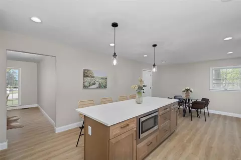Kitchen - 2101 Bow Tree Ct, Chesterfield, MO 63005 photo 6 of 8