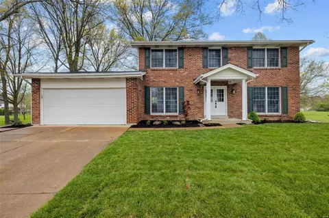 2101 Bow Tree Ct, Chesterfield, MO 63005