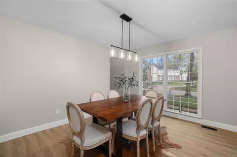 Dining - 2101 Bow Tree Ct, Chesterfield, MO 63005 photo 4 of 4