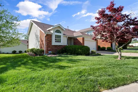 12743 Bennington Common Ln, Saint Louis, MO 63146