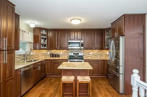 Kitchen - 1121 Sunset Green Dr, O'fallon, MO 63366 photo 2 of 3