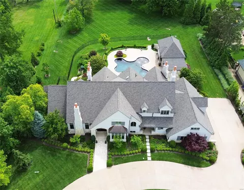 6 Bridle Ln, Frontenac, MO 63131 photo 2