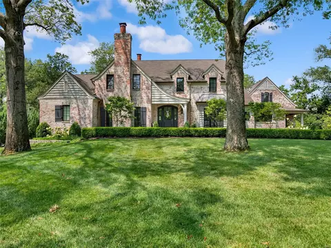 12 Ladue Mnr, Ladue, MO 63124
