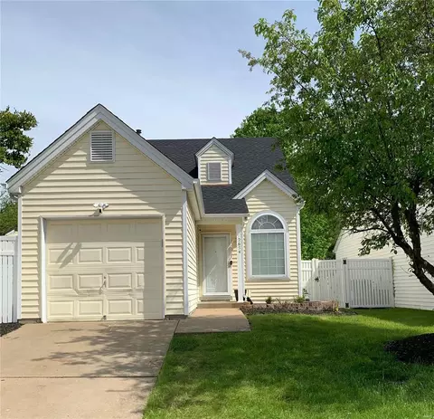 2654 Liberty Gardens Dr, Florissant, MO 63031