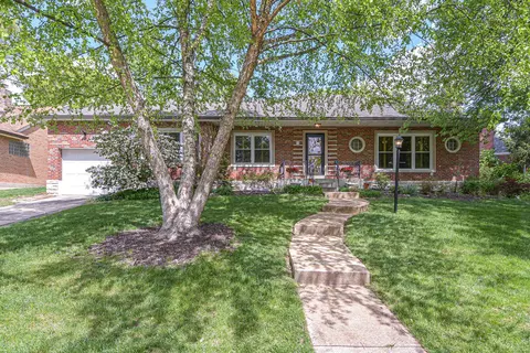 48 Willmore Rd, Saint Louis, MO 63109