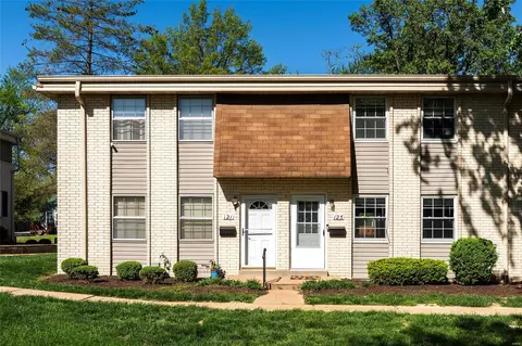 123 Shadalane Walk, Ballwin, MO 63011