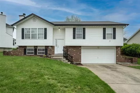 130 Misty View Ln, Saint Peters, MO 63376