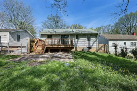 Exterior - 180 Bascom Dr, Saint Louis, MO 63135 photo 3 of 3