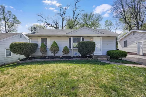 180 Bascom Dr, Saint Louis, MO 63135