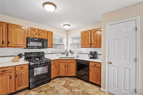 Kitchen - 132 Keystone Crossing Dr, O'fallon, MO 63368 photo 1 of 3