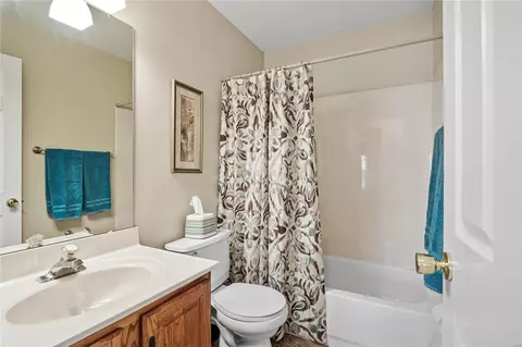 Bath - 132 Keystone Crossing Dr, O'fallon, MO 63368 photo 3 of 3