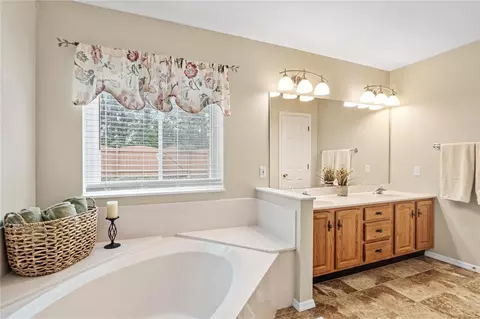 Bath - 132 Keystone Crossing Dr, O'fallon, MO 63368 photo 1 of 3