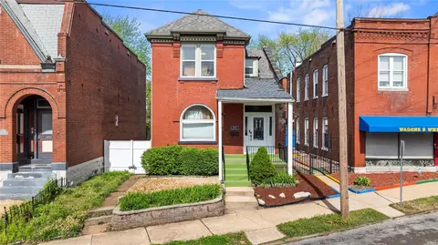 4447 Virginia Ave, Saint Louis, MO 63111