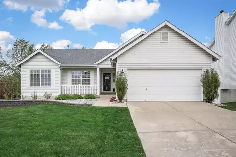 352 Brookhaven Dr, O'fallon, MO 63368