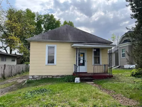 8818 W Pendleton Ave, Saint Louis, MO 63144