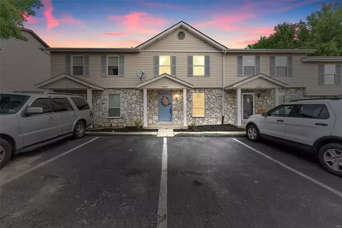 1337 Sunny Trail Ct #B, O'fallon, MO 63366