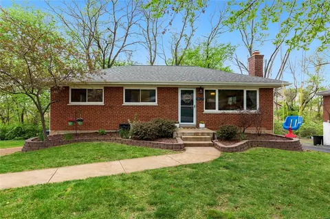 9604 Greenview Dr, Crestwood, MO 63126