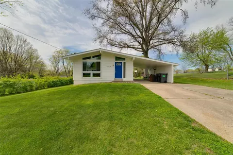 78 Robert Dr, Saint Charles, MO 63304