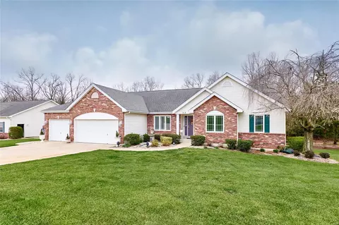 32 Raven Ct, Wentzville, MO 63385