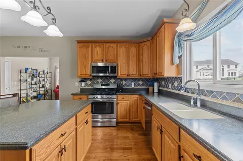 Kitchen - 1441 Noyack Dr, O'fallon, MO 63366 photo 4 of 5