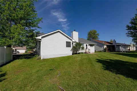 Exterior - 8 Locust Hills Ct, O'fallon, MO 63366 photo 5 of 7