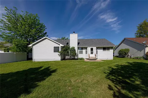 Exterior - 8 Locust Hills Ct, O'fallon, MO 63366 photo 2 of 7