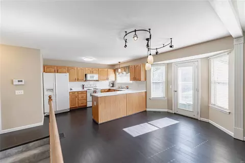 Kitchen - 8 Locust Hills Ct, O'fallon, MO 63366 photo 2 of 3