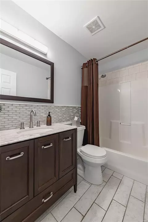 Bath - 8 Locust Hills Ct, O'fallon, MO 63366 photo 4 of 5