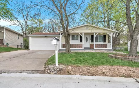 1406 Ramona Ln, Saint Charles, MO 63304