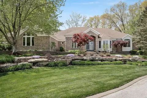 719 High Hill Ct, Lake Saint Louis, MO 63367
