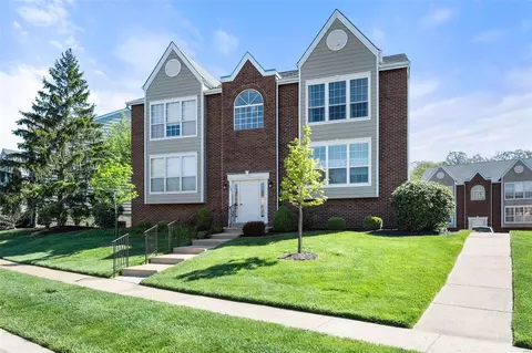 Exterior - 1323 Holgate Dr #D, Ballwin, MO 63021 photo 2 of 8