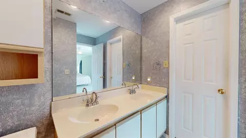 Bath - 1323 Holgate Dr #D, Ballwin, MO 63021 photo 3 of 3