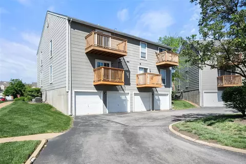 Exterior - 1323 Holgate Dr #D, Ballwin, MO 63021 photo 6 of 8