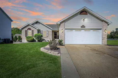 6213 Water Tower Place Dr, Saint Louis, MO 63129