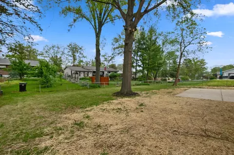 Exterior - 2633 Vortex Dr, Saint Louis, MO 63129 photo 4 of 5