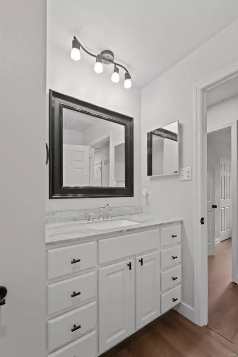 Bath - 2633 Vortex Dr, Saint Louis, MO 63129 photo 2 of 2