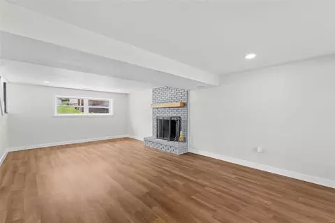 Living - 2633 Vortex Dr, Saint Louis, MO 63129 photo 3 of 3