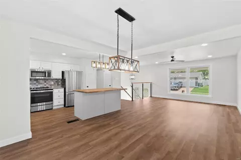 Dining - 2633 Vortex Dr, Saint Louis, MO 63129 photo 1 of 3