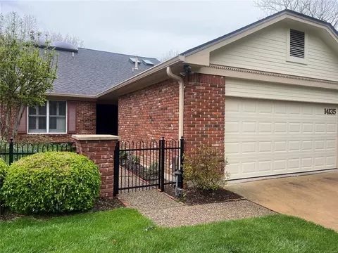 14135 Baywood Villages Dr, Chesterfield, MO 63017