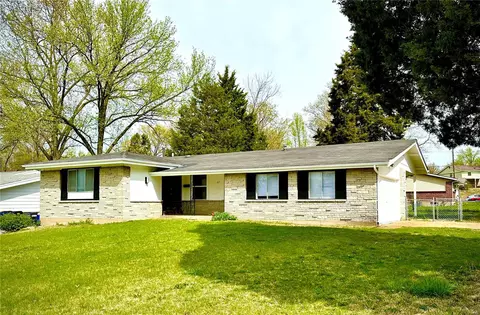 11187 Mammoth Dr, Saint Louis, MO 63136