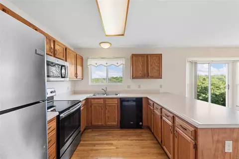 Kitchen - 128 Cascade Circle Dr, Ballwin, MO 63021 photo 3 of 3