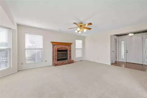 Living - 128 Cascade Circle Dr, Ballwin, MO 63021 photo 2 of 3