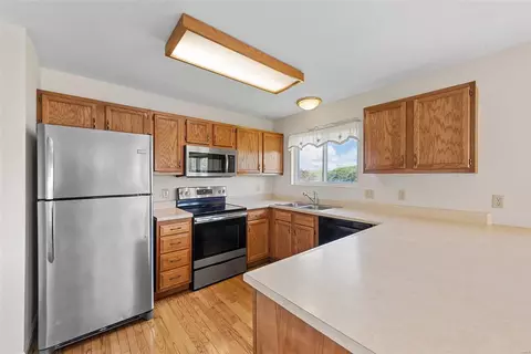 Kitchen - 128 Cascade Circle Dr, Ballwin, MO 63021 photo 2 of 3